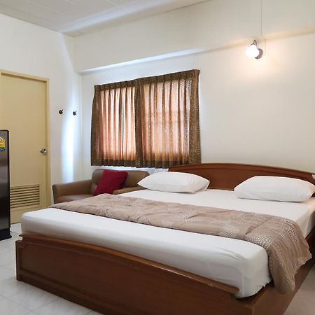 בנגקוק Phawana Sweet Hotel מראה חיצוני תמונה