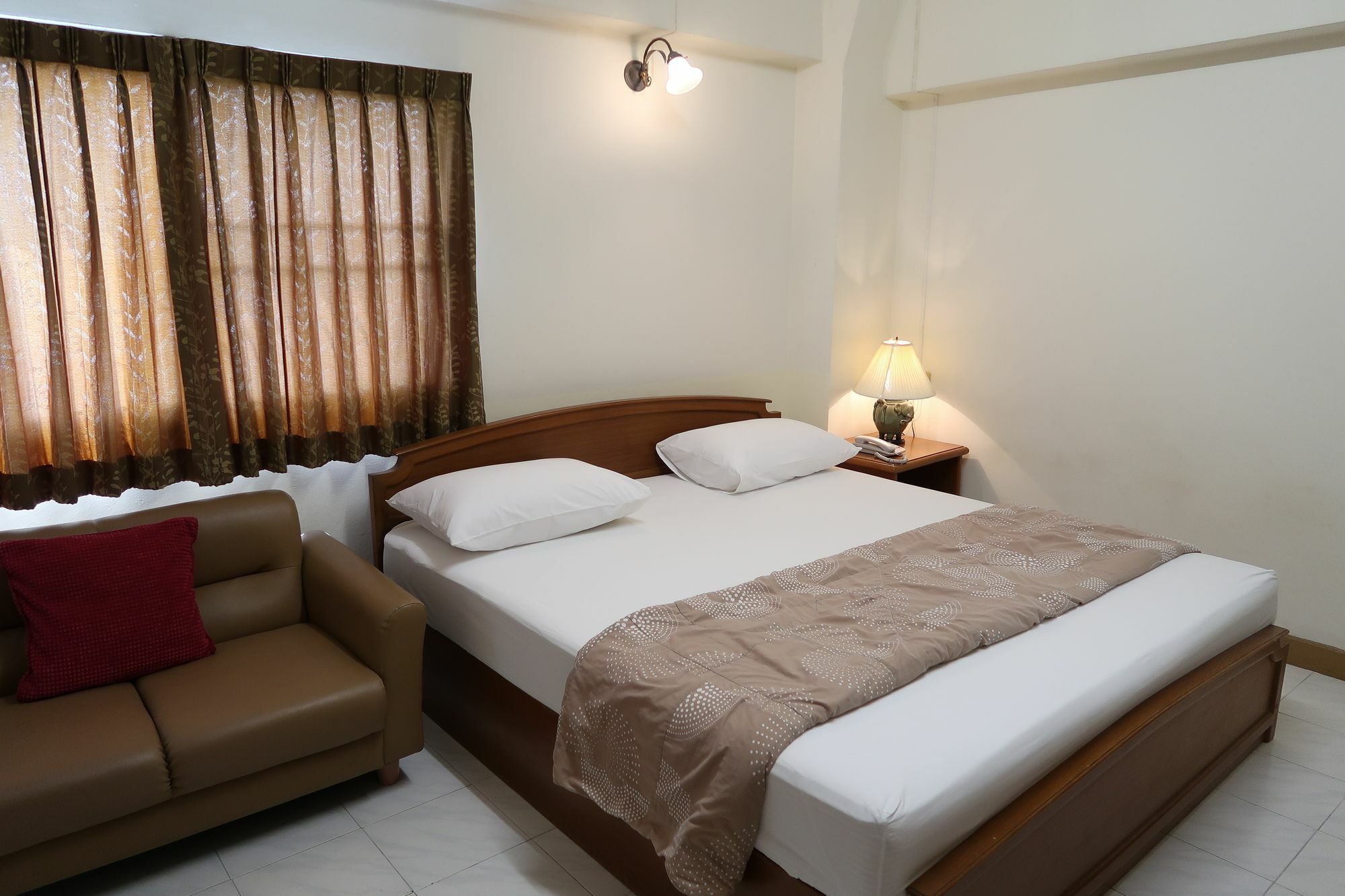 בנגקוק Phawana Sweet Hotel מראה חיצוני תמונה